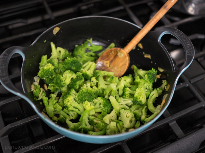 broccoli with garlic and soy sauce-2